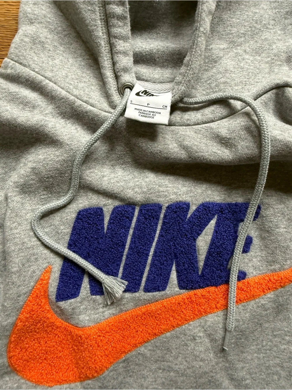 Nike YOUTH set of 2 Gray hoodies size Large